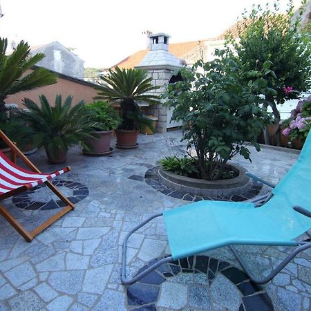 App With A Lovely Patio Mali Lošinj Eksteriør bilde