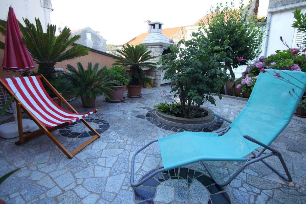 App With A Lovely Patio Mali Lošinj Eksteriør bilde