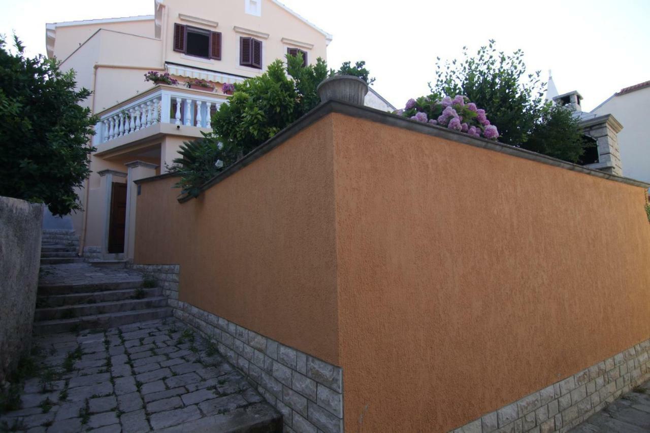 App With A Lovely Patio Mali Lošinj Eksteriør bilde