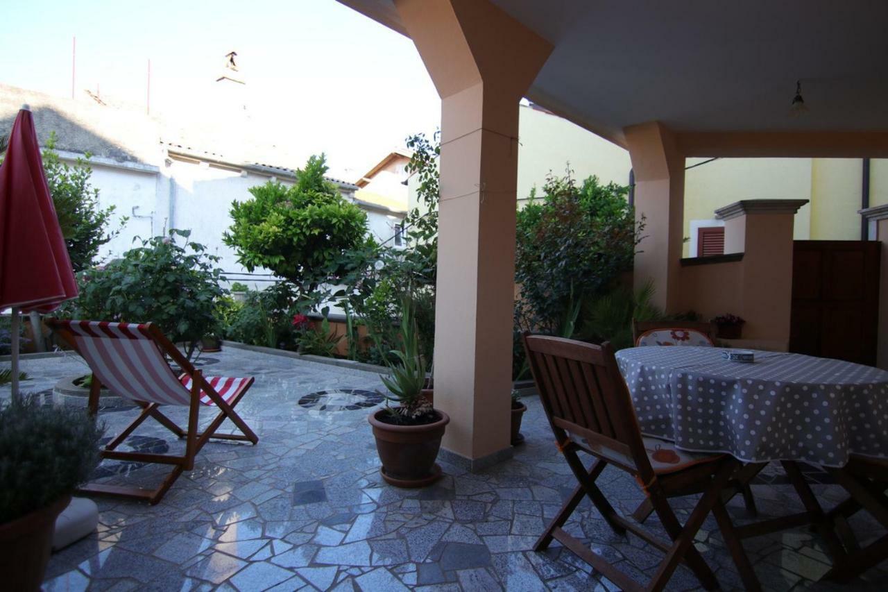 App With A Lovely Patio Mali Lošinj Eksteriør bilde